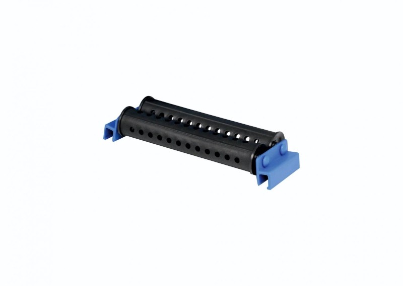 Cleaning rollers for construction bucket